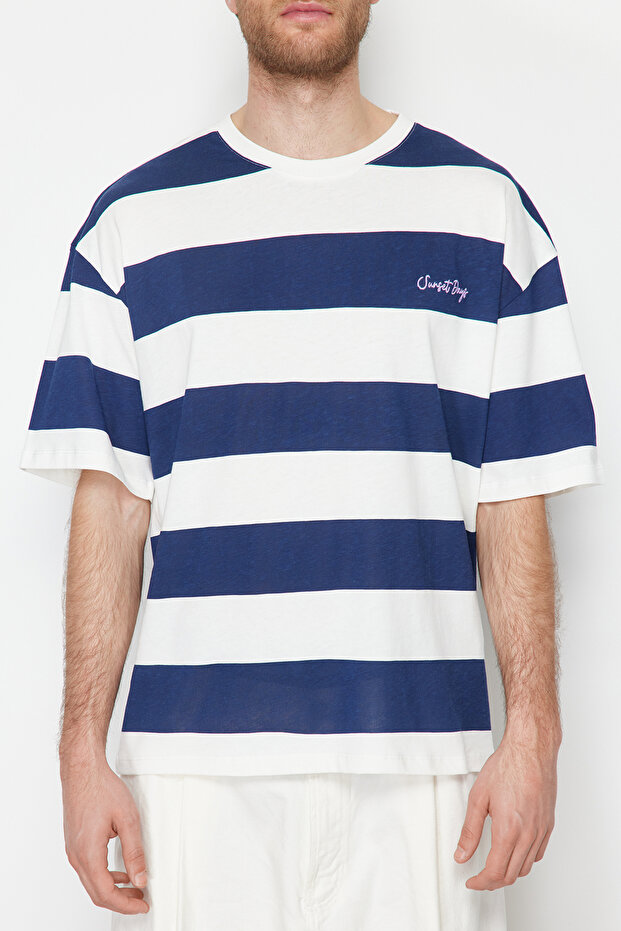 Lacivert Oversize Yazı Nakışlı Çizgili %100 Pamuklu Tok Kumaş T-shirt TMNSS24TS00099 - 5