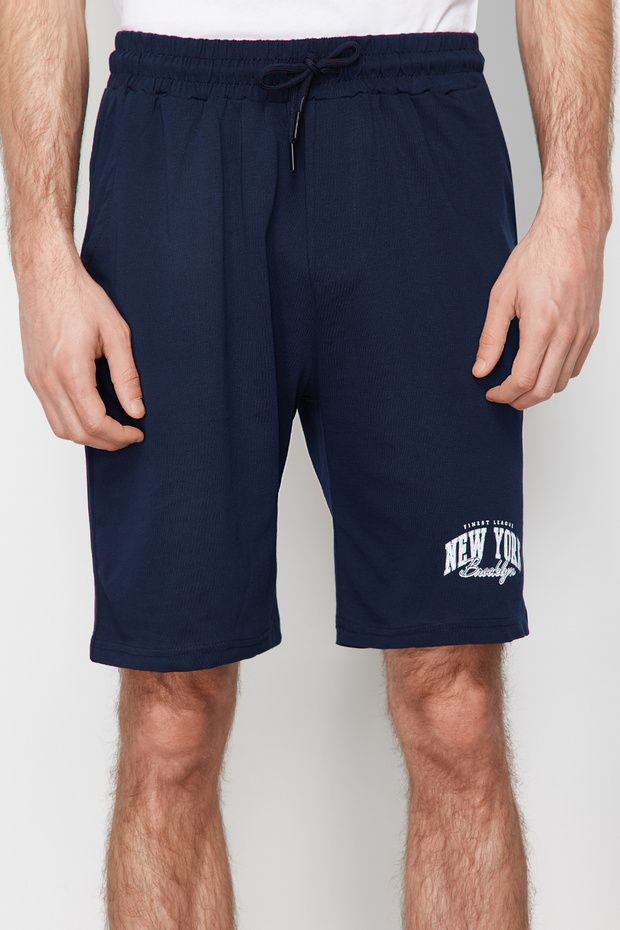 Lacivert-Beyaz Baskılı %100 Pamuk Regular Fit Örme Şortlu Pijama Takımı TMNSS24PT00012 - 5