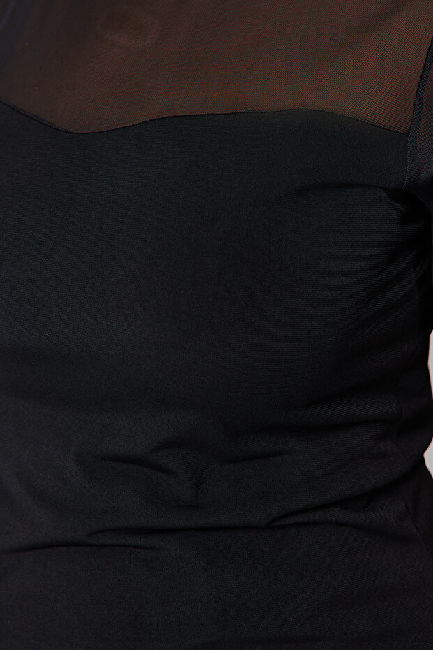 Siyah Kalp Yaka Mesh Detaylı Örme Bluz TBBSS24AF00046 - 4