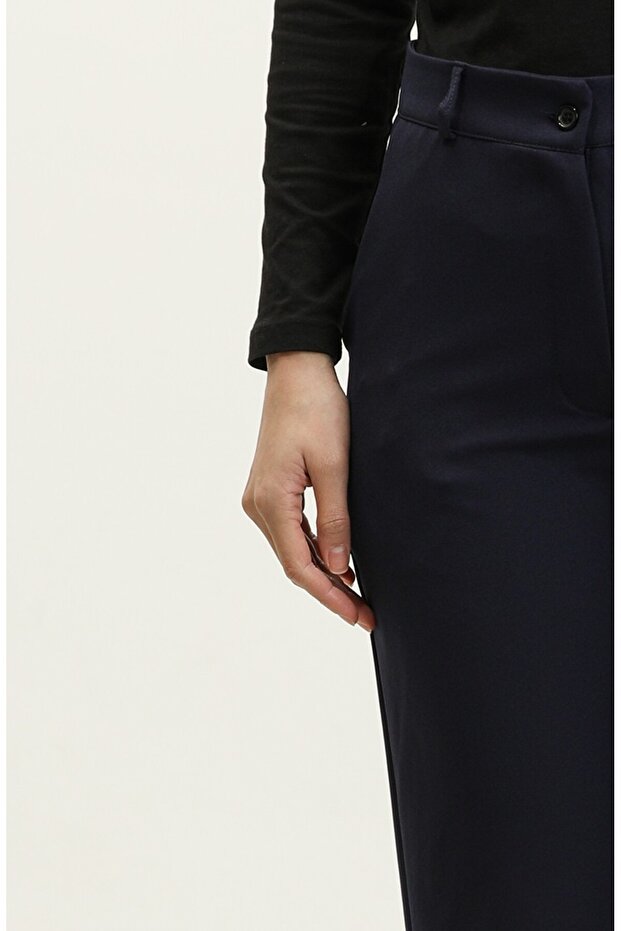 بنطلون كلاسيكي بجيوب مقاس كبير - 3