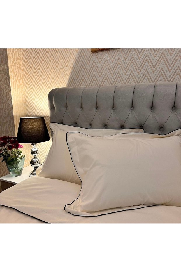 Kirik white green pleated pad cushion