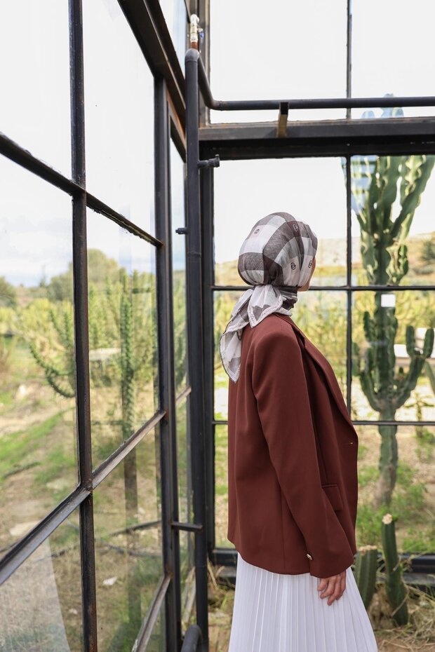 وشاح قطني رقيق بنمط الشعار - 3