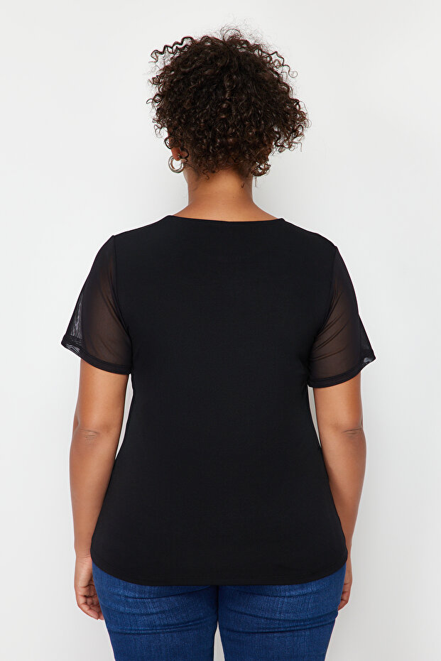 Siyah Kalp Yaka Mesh Detaylı Örme Bluz TBBSS24AF00046 - 5