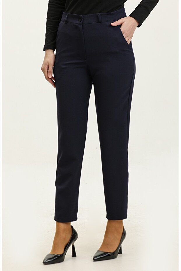 بنطلون كلاسيكي بجيوب مقاس كبير - 2