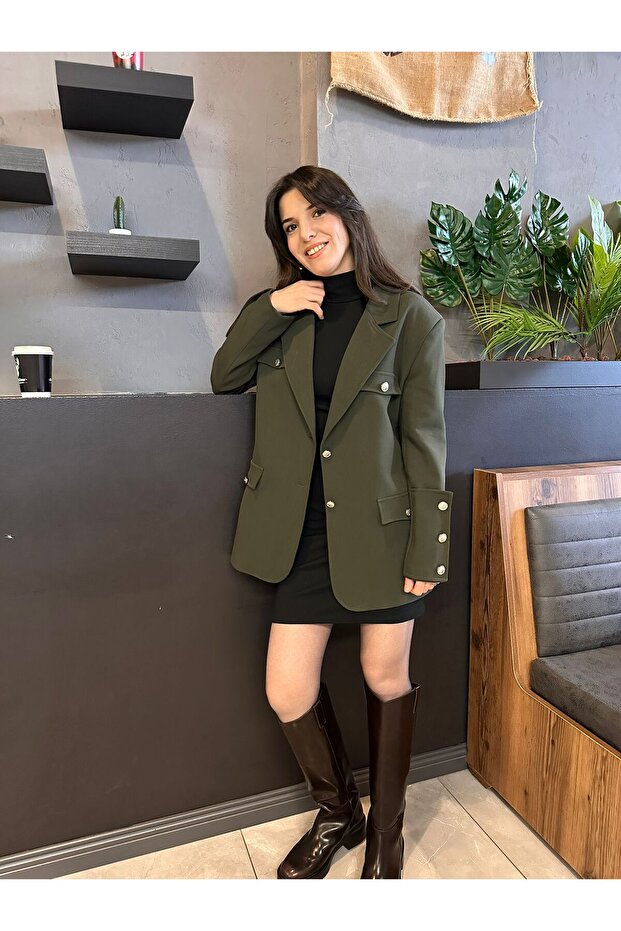 سترة فاخرة بتفاصيل أزرار - 4