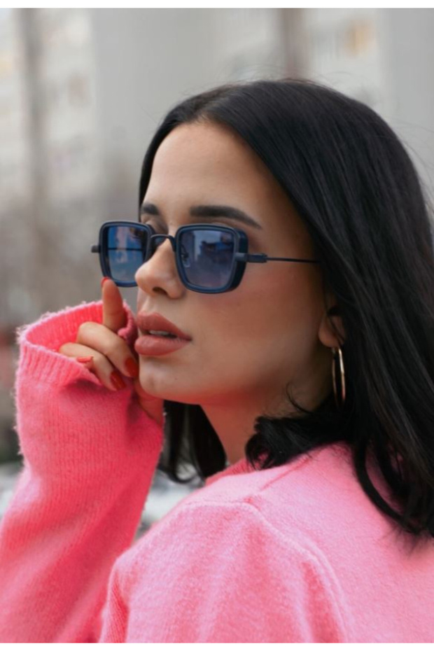 نظارة شمسية نسائية بتصميم مستطيل، إطار معدني أزرق متين للغاية، زجاج أزرق