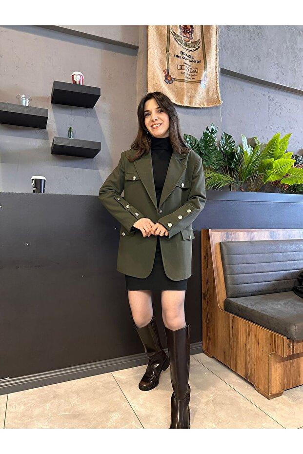 سترة فاخرة بتفاصيل أزرار - 2