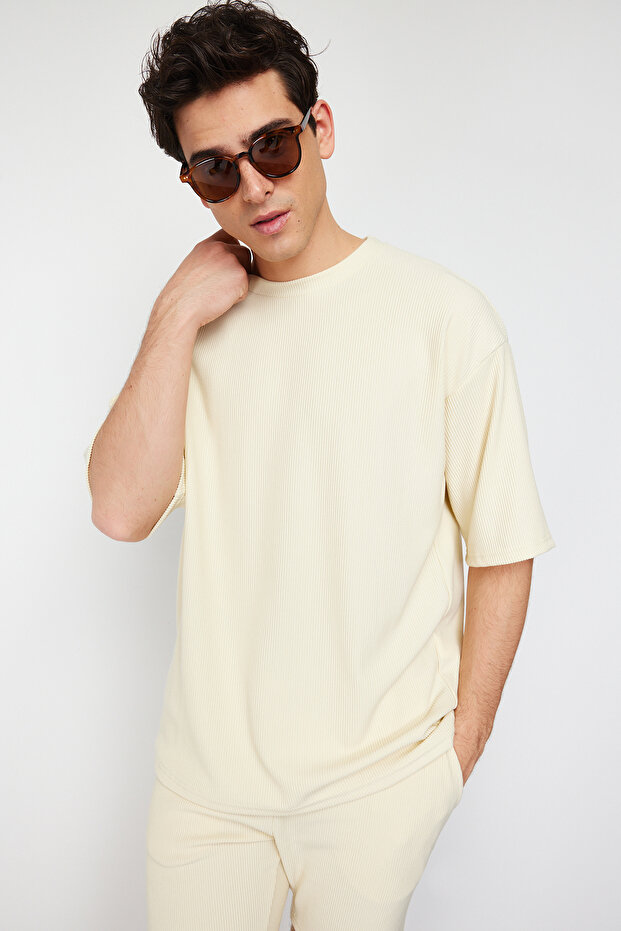 Ekru Oversize Bisiklet Yaka Kısa Kol Dokulu Ottoman T-Shirt TMNSS23TS00081 - 4