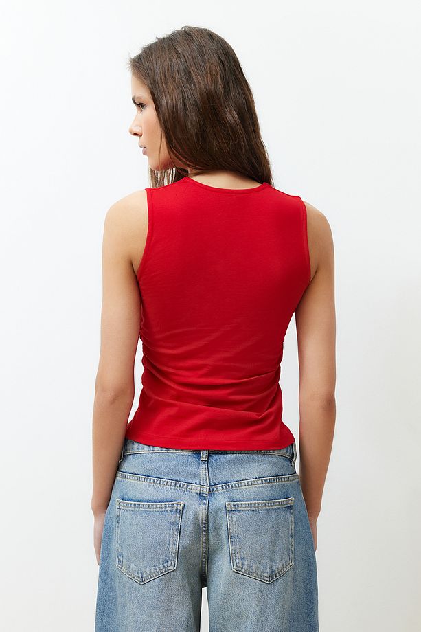 Kırmızı Düz Kare Yaka Askılı Büzgülü Fitted/Vücuda Oturan Esnek Örme Bluz TWOSS24BZ00400 - 5
