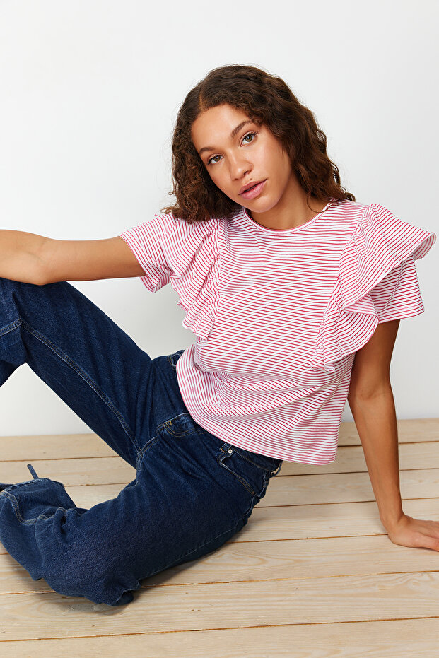 Fuşya Ekru Çizgili Kalın Pamuklu Fırfır Detaylı Regular/Normal Kalıp Örme T-Shirt TWOSS24TS00061 - 3