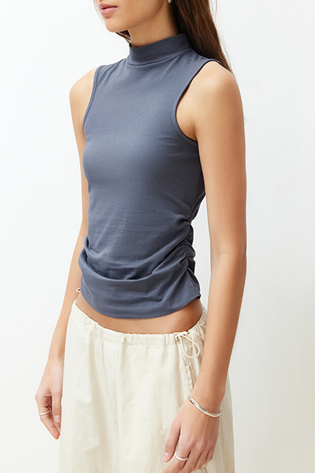 بلوزة أنثراسايت سادة بياقة عالية وأكمام عادية TWOSS24BZ00406 - 3