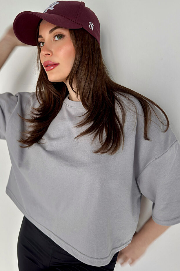 Kadın Oversize Gri Crop Tshirt - 2