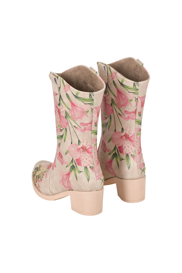 Renkli Kadın Bot - 4