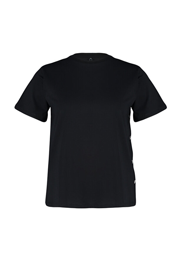 Siyah Boyfriend Fit Yanda Çıt Çıt Detaylı %100 Pamuk Örme Büyük Beden T-shirt TBBSS24BF00000 - 7