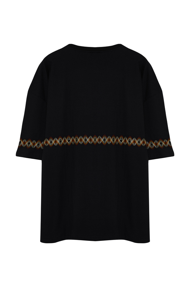 Büyük Beden Siyah Oversize/Geniş Kesim %100 Pamuklu Etnik Nakışlı Rahat T-Shirt TMNSS24BF00008 - 7