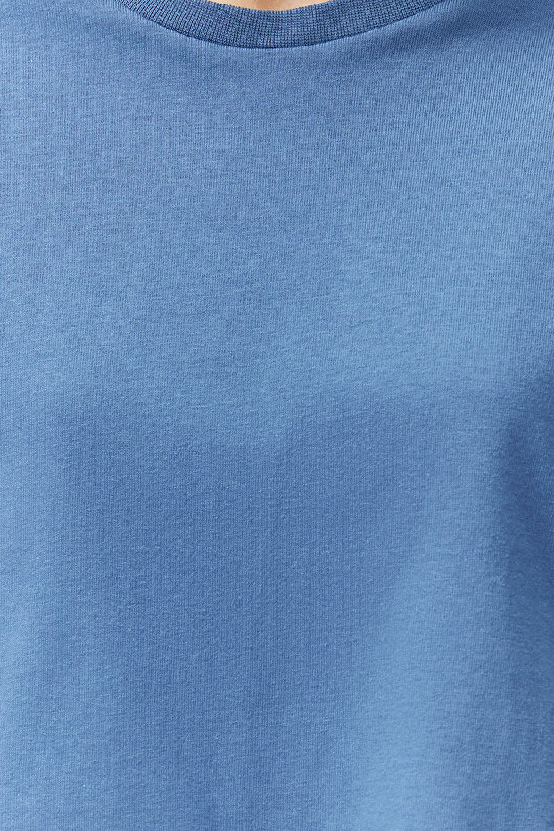 Indigo %100 Kalın Pamuklu Kesik ve Yırtmaç Detaylı Oversize/Rahat Kesim Örme T-Shirt TWOSS24TS00027 - 5