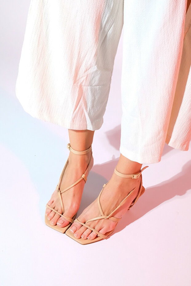 MİAS Sötétbézs női sarkú szandál - 3