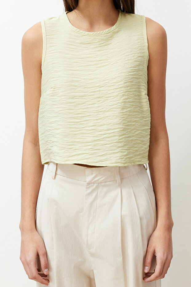 Açık Haki Kolsuz Crop Dokuma Keten Görünümlü Bluz TWOSS22BZ0246 - 5