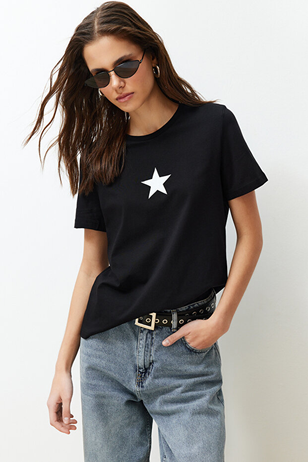 Siyah %100 Pamuk Yıldız Baskılı Regular/Normal Kalıp Bisiklet Yaka Örme T-Shirt TWOSS24TS00095 - 1