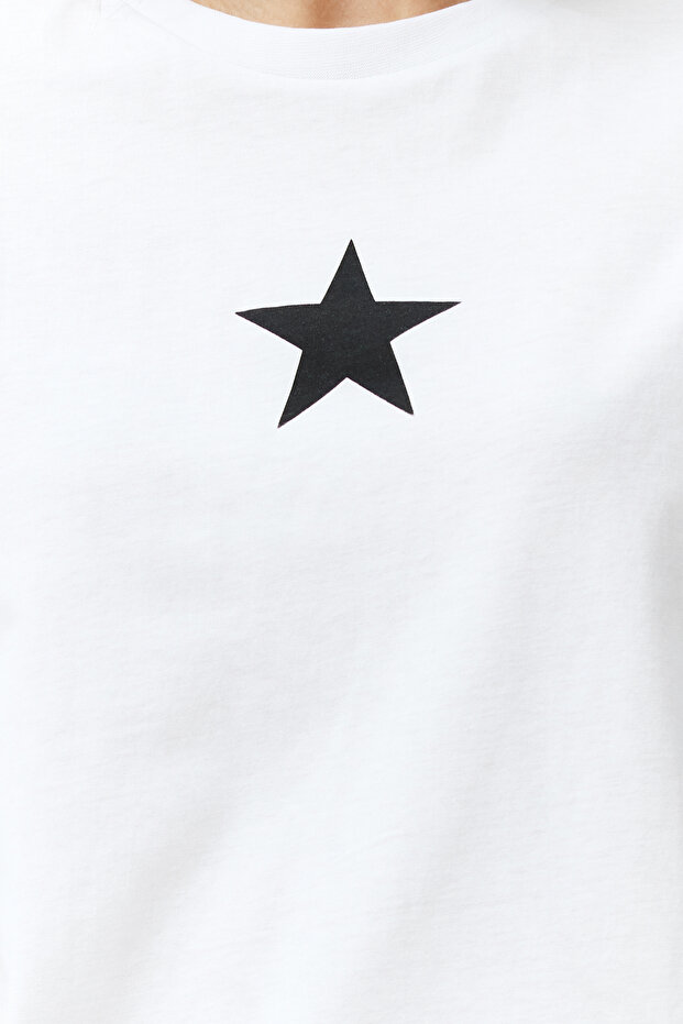 Beyaz %100 Pamuk Yıldız Baskılı Regular/Normal Kalıp Bisiklet Yaka Örme T-Shirt TWOSS24TS00095 - 4