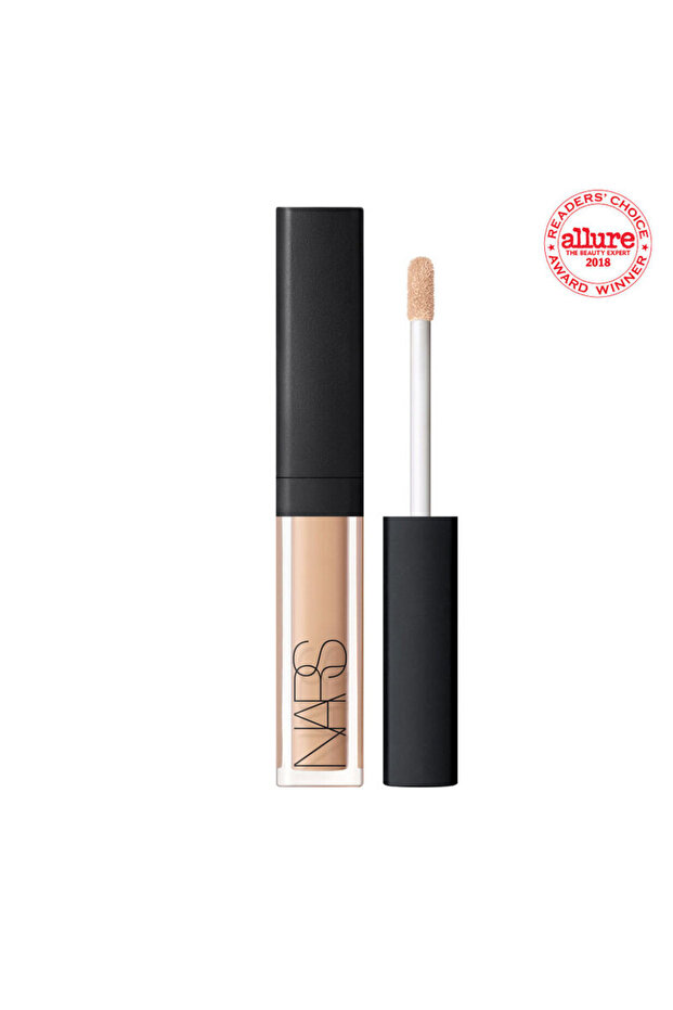Radiant Creamy -24 Hour Moisturizer 16 Hour Effective Waterproof Sweat Resistant Bright Finish Concealer