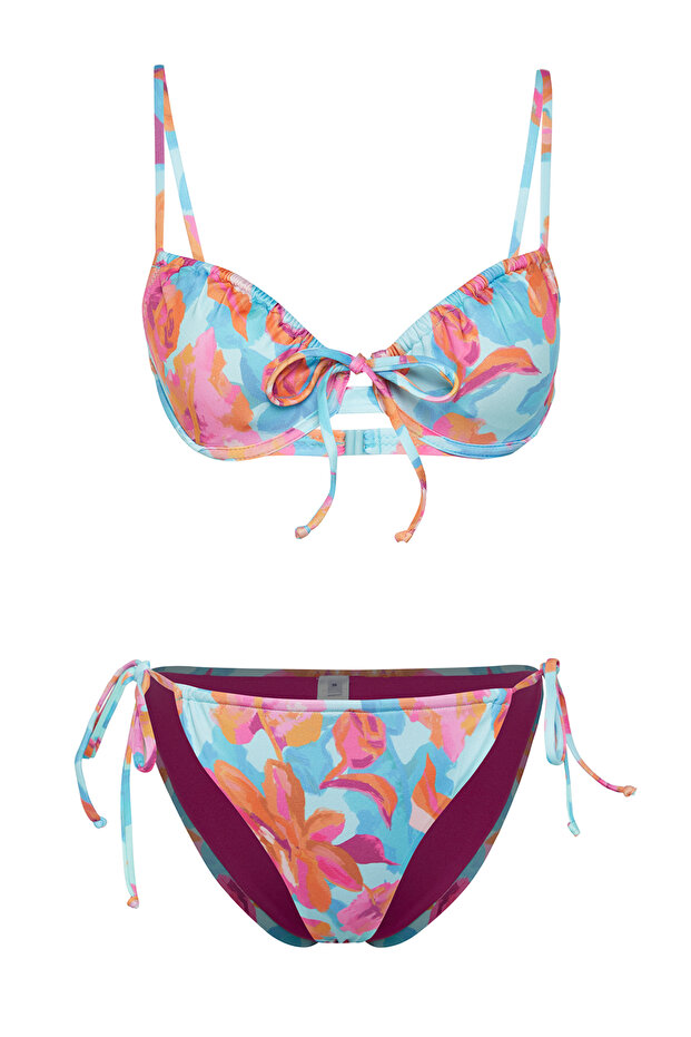 Çiçek Desenli Balkonet Tünelli Regular Bikini Takımı TBESS24BT00102 - 7