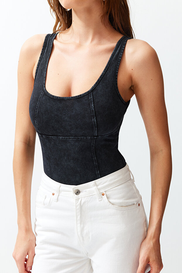 Siyah Eskitme/Soluk Efektli Pamuklu Esnek Havuz Yaka Esnek Çıtçıtlı Örme Body TWOSS24BD00002 - 5
