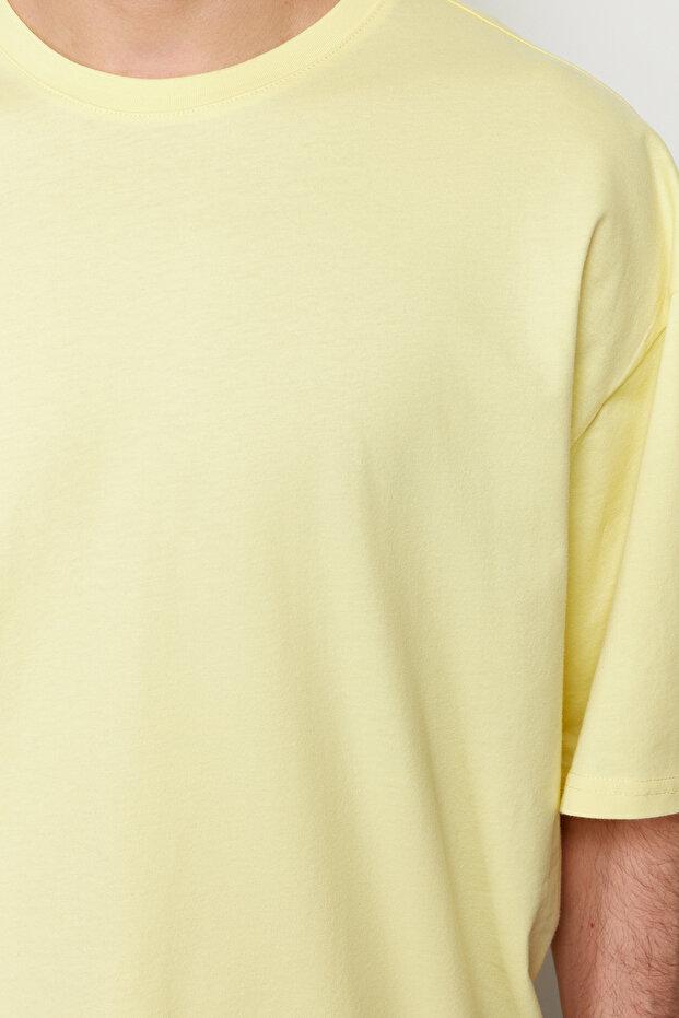 Unisex Sarı Oversize/Geniş Kesim %100 T-Shirt TMNSS22TS0318 - 7