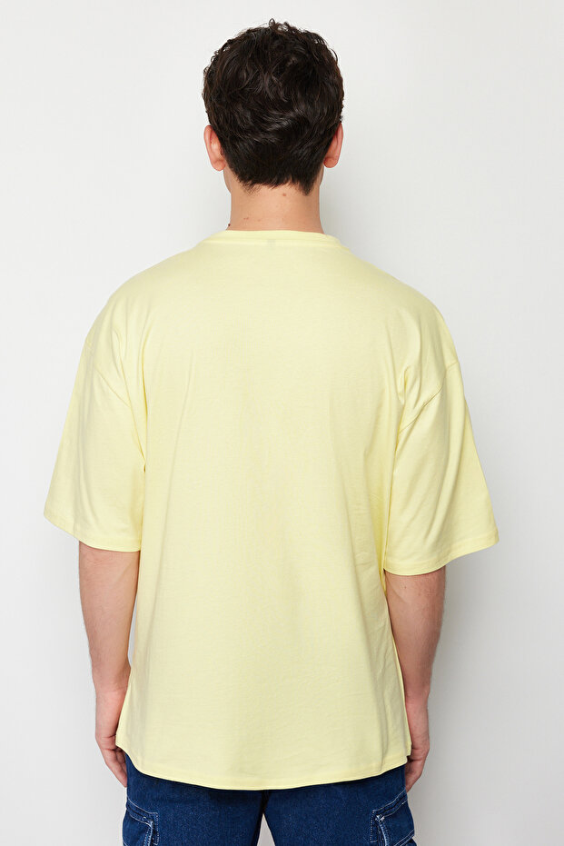 Unisex Sarı Oversize/Geniş Kesim %100 T-Shirt TMNSS22TS0318 - 8