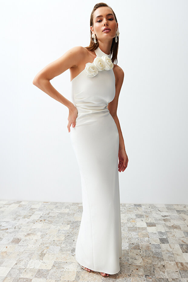 Bridal Beyaz Gül Detaylı Dokuma Şık Abiye Gece Mezuniyet Elbisesi TPRSS24AE00011 - 4