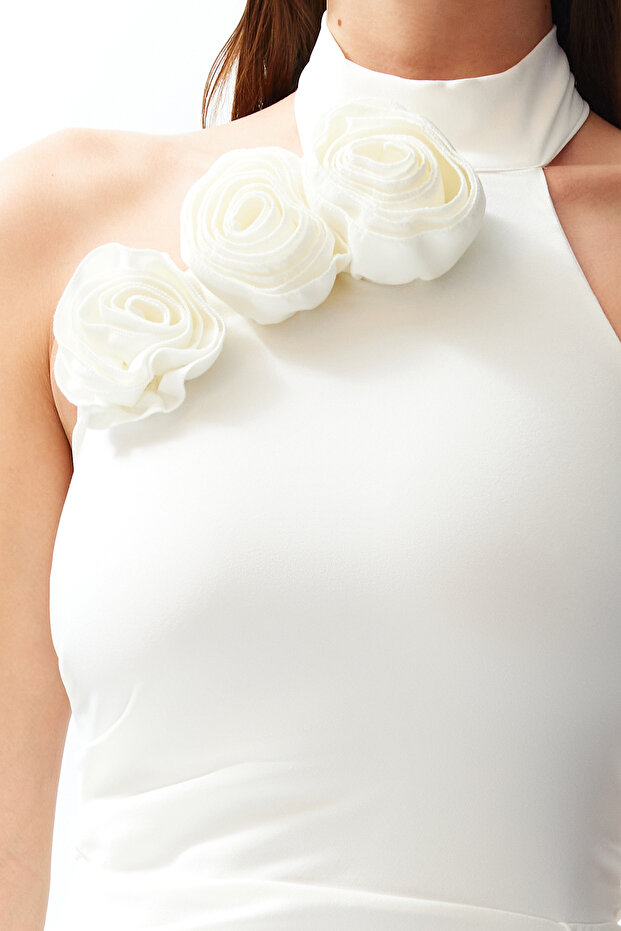 Bridal Beyaz Gül Detaylı Dokuma Şık Abiye Gece Mezuniyet Elbisesi TPRSS24AE00011 - 7