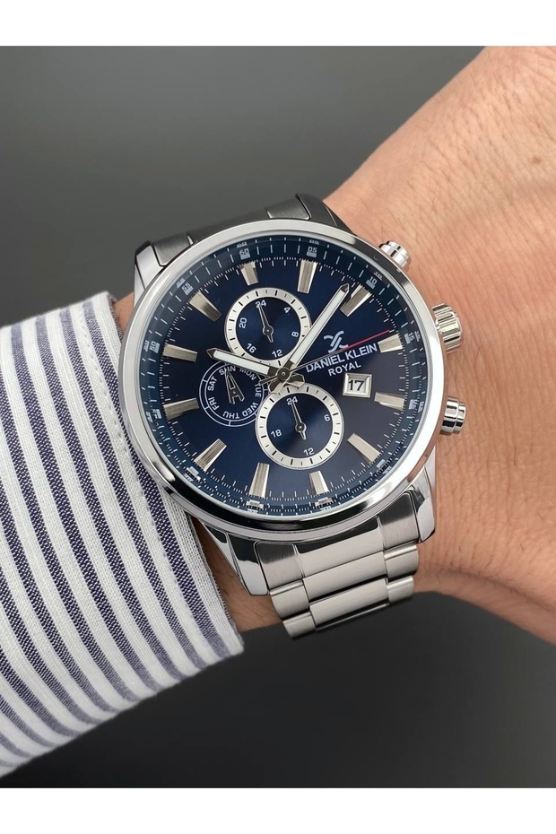 Men's Quartz Wristwatch Silver Navy Blue Color 3 Atm Water Resistance
