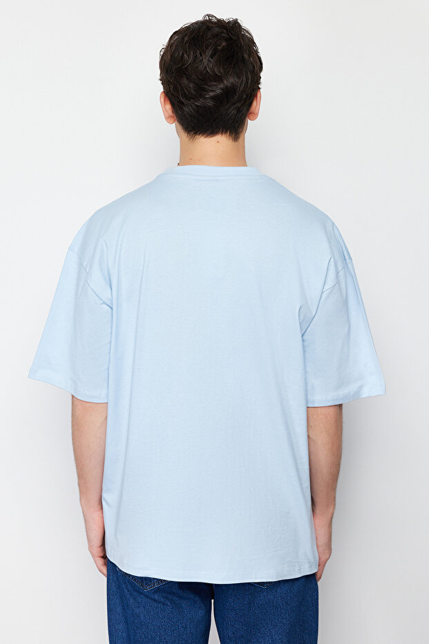 Açık Mavi Oversize %100 Pamuklu Bisiklet Yaka Minimal Yazı Baskılı T-Shirt TMNSS23TS00084 - 2