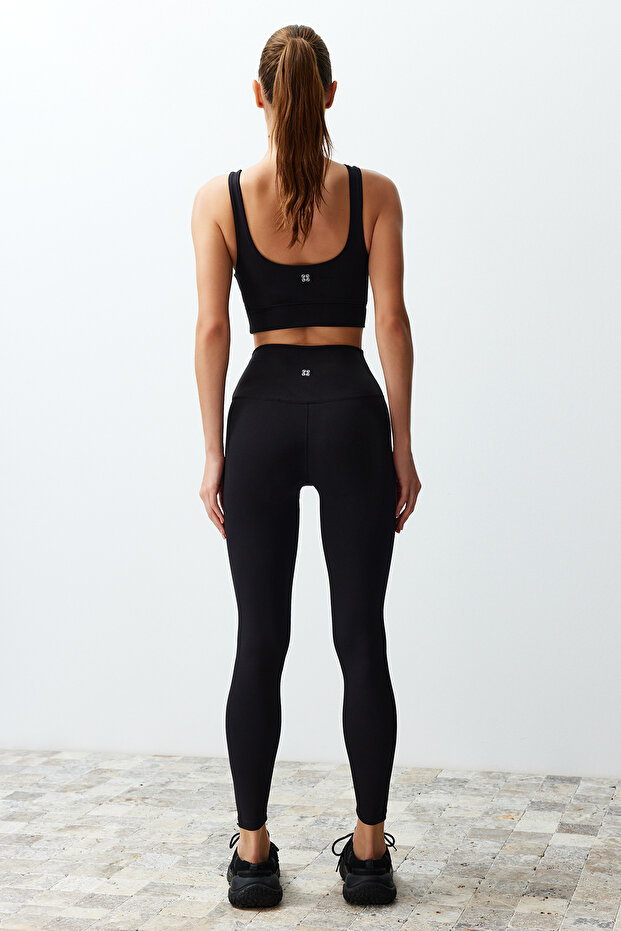 Siyah Fırçalı Toparlayıcı Mat ve Soft Kumaş Tam Boy Örme Spor Tayt THMSS24TY00025 - 6