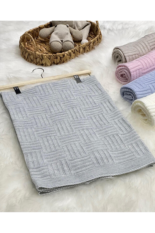 STRIPE PATTERNED KNITWEAR BLANKET