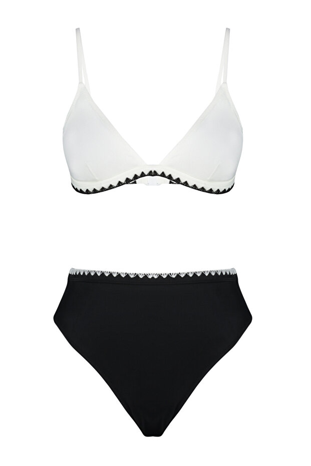 Siyah-Beyaz Nakışlı Üçgen Kaplı Regular Yüksek Bel Bikini Takımı TBESS24BT00127 - 5