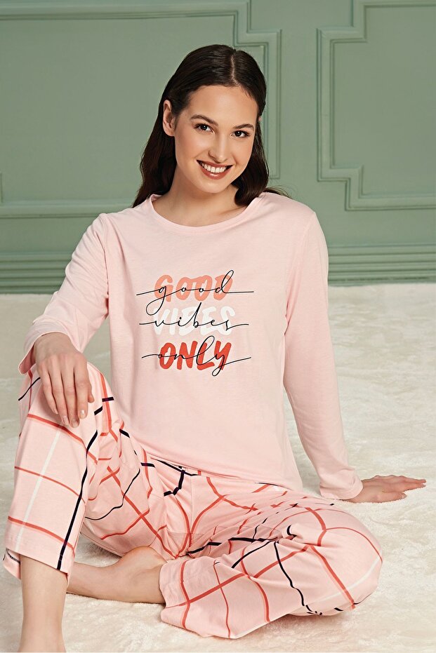Women's High Quality O-Neck Cotton Plaid Pattern Long Sleeve Salmon Pajama Set