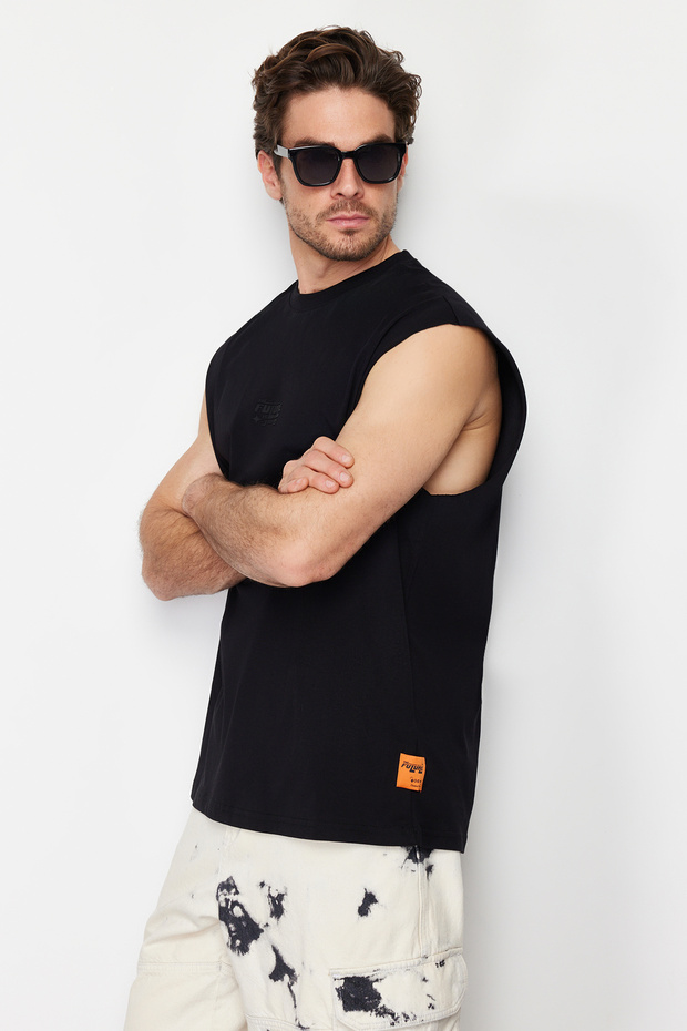Siyah Oversize/Geniş Kesim Kabarık Yazı Baskılı Etiketli T-Shirt/Atlet TMNSS24AL00005 - 3