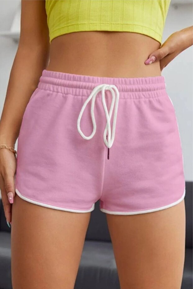 Biyeli Yırtmaçlı Detayli Mini Şort - 3