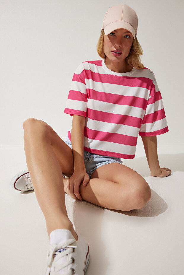 Women's White Pink Crew Neck Striped Crop Knitted T-Shirt HF00452