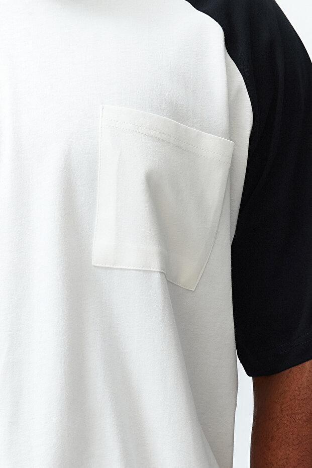 Büyük Beden Ekru Oversize Cepli Renk Bloklu %100 Pamuklu T-Shirt TMNSS24BF00044 - 4