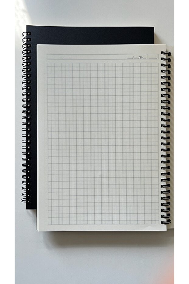 B5 (17.6CM X 25CM) 1 Adet Siyah Kapaklı Kareli Spiralli Defter - 6