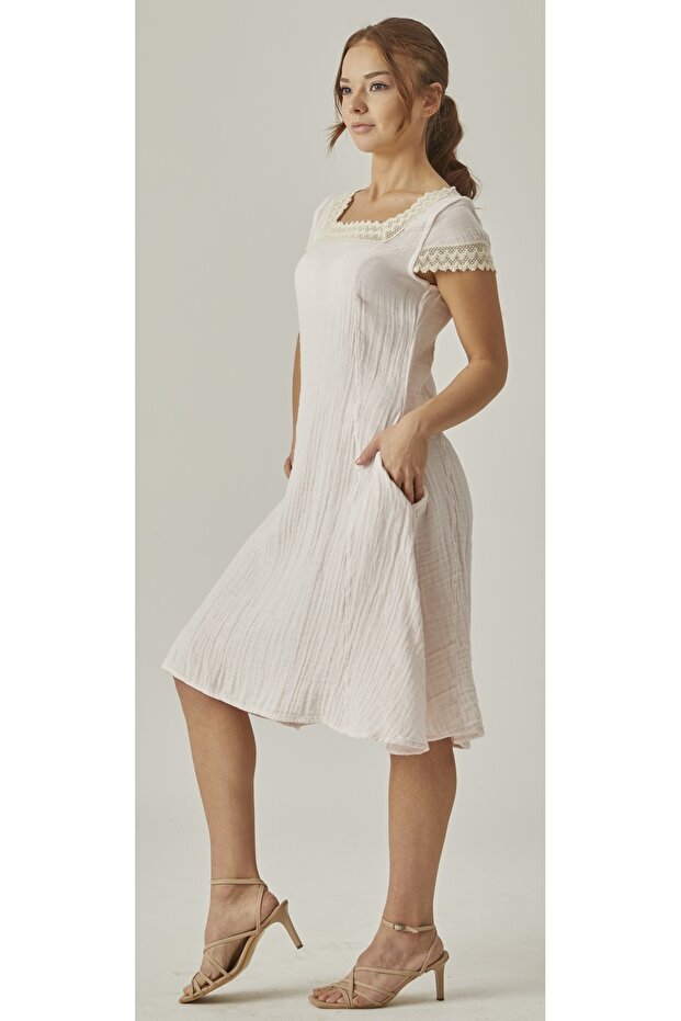 MUSLIN COLLAR LACE POCKET MIDI DRESS