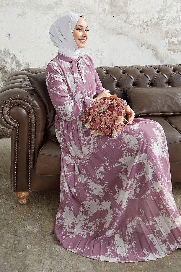 Diva Yakası Kuşaklı Piliseli Şifon Elbise - Gül Kurusu - 1