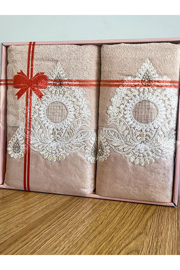 2-Piece Laced Boxed Velvet Dowry Bath Towel Set Bath Set 1 Piece 70x140, 1 Piece 50x90