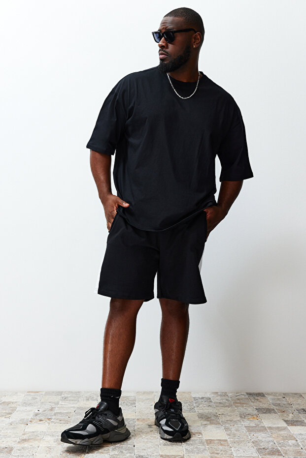 Büyük Beden Siyah Oversize/Geniş Kesim Rahat Basic %100 Pamuklu T-Shirt TMNSS23TS00139 - 3