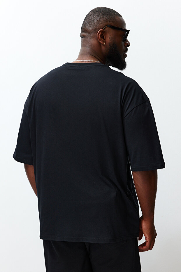Büyük Beden Siyah Oversize/Geniş Kesim Rahat Basic %100 Pamuklu T-Shirt TMNSS23TS00139 - 7