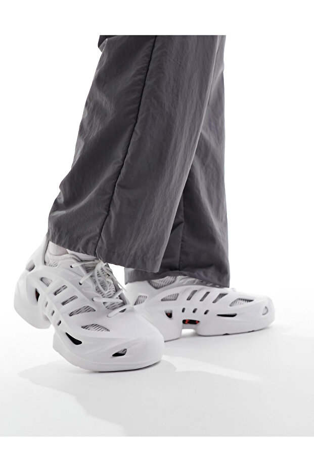 حذاء رياضي للجنسين من Adifom Climacool