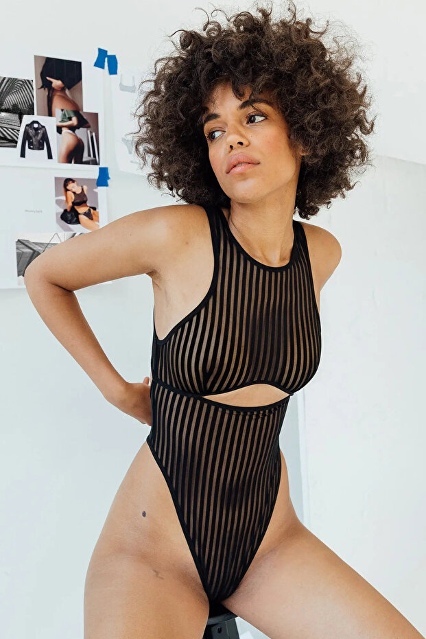 Kadın Siyah Cut-Out Detaylı Transparan Çizgili Gecelik - 4
