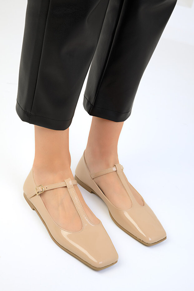 Dámske balerínky z hnedej lakovanej kože 18942 - 4